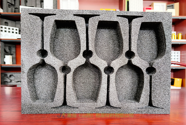 山西集合生產(chǎn)各種高腳酒杯珍珠棉包裝材料，開啟您的包裝之旅