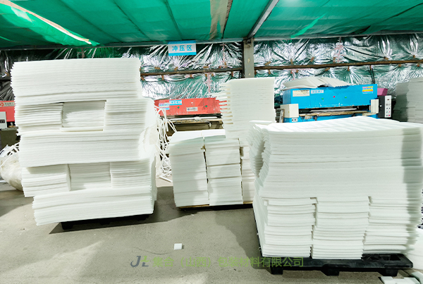 呼和浩特珍珠棉板-太原珍珠棉廠專業(yè)生產(chǎn)珍珠棉板材、黑色珍珠棉板材、復(fù)合珍珠棉板材真材實(shí)料