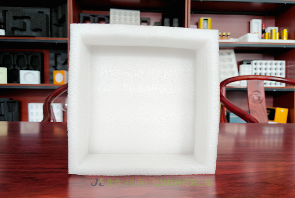 山西省珍珠棉生產(chǎn)廠家-珍珠棉廠家專業(yè)生產(chǎn)XPE復(fù)合EPE珍珠棉內(nèi)襯、白色EPE板材、珍珠棉酒水包裝品質(zhì)無憂