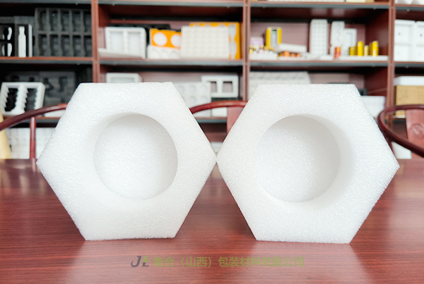 偏關(guān)珍珠棉-山西珍珠棉廠專業(yè)生產(chǎn)珍珠棉定制產(chǎn)品、EPE珍珠棉內(nèi)襯、沙棘汁珍珠棉內(nèi)襯源頭工廠