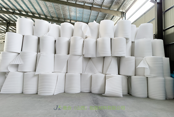 永濟(jì)珍珠棉卷材-珍珠棉源頭生產(chǎn)廠家專業(yè)生產(chǎn)珍珠棉卷棉、EPE珍珠棉卷棉、珍珠棉大棚保溫卷棉品質(zhì)上乘