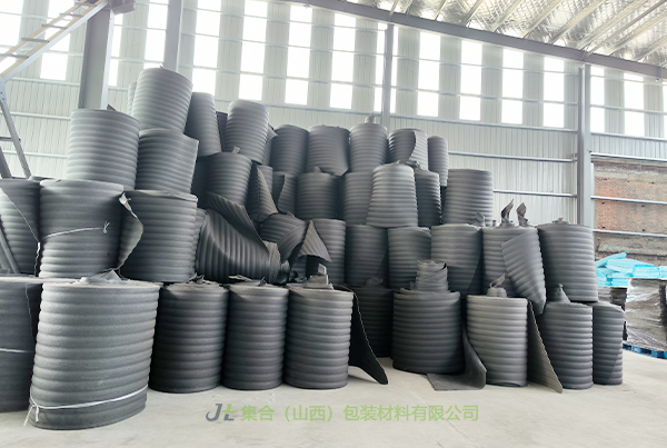新榮珍珠棉卷材-山西珍珠棉廠專業(yè)生產(chǎn)EPE卷棉、EPE珍珠棉卷棉、珍珠棉保溫卷棉品質(zhì)無憂