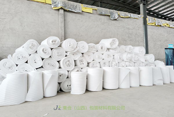 方山珍珠棉卷材-太原珍珠棉廠專業(yè)生產(chǎn)EPE卷棉、珍珠棉保溫卷棉、珍珠棉大棚保溫卷棉品質(zhì)無憂