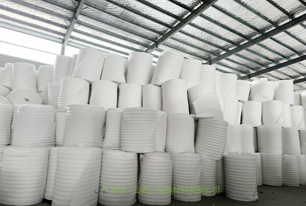 石樓珍珠棉卷材-珍珠棉廠家專業(yè)生產(chǎn)EPE卷棉、珍珠棉保溫卷棉、珍珠棉大棚保溫卷棉工廠直發(fā)