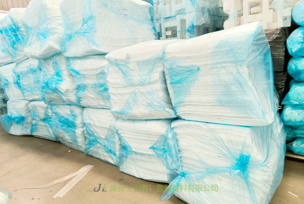 EPE珍珠棉盒, XPE復(fù)合EPE珍珠棉板材, EPE片, EPE珍珠棉禮盒內(nèi)襯, EPE酒托, 高密度EPE, 安徽省珍珠棉生產(chǎn)廠家