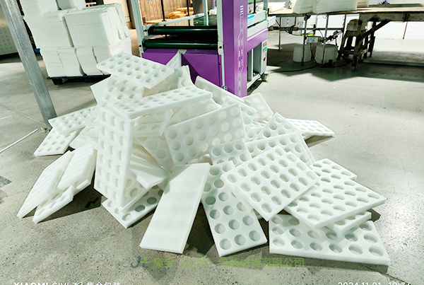 陽(yáng)曲珍珠棉托盤-集合包裝專業(yè)生產(chǎn)珍珠棉托盤、珍珠棉酒托、EPE托盤實(shí)惠好物選