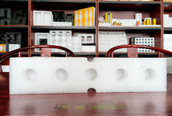 貼卡紙EPE珍珠棉內(nèi)襯, EPE禮盒內(nèi)襯, IXPE復(fù)合EPE板材, EVA復(fù)合珍珠棉內(nèi)襯, 貼絨布珍珠棉板材, 珍珠棉保溫板, 鄂爾多斯哪里定做珍珠棉？